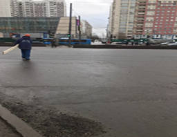 Переходим дорогу.